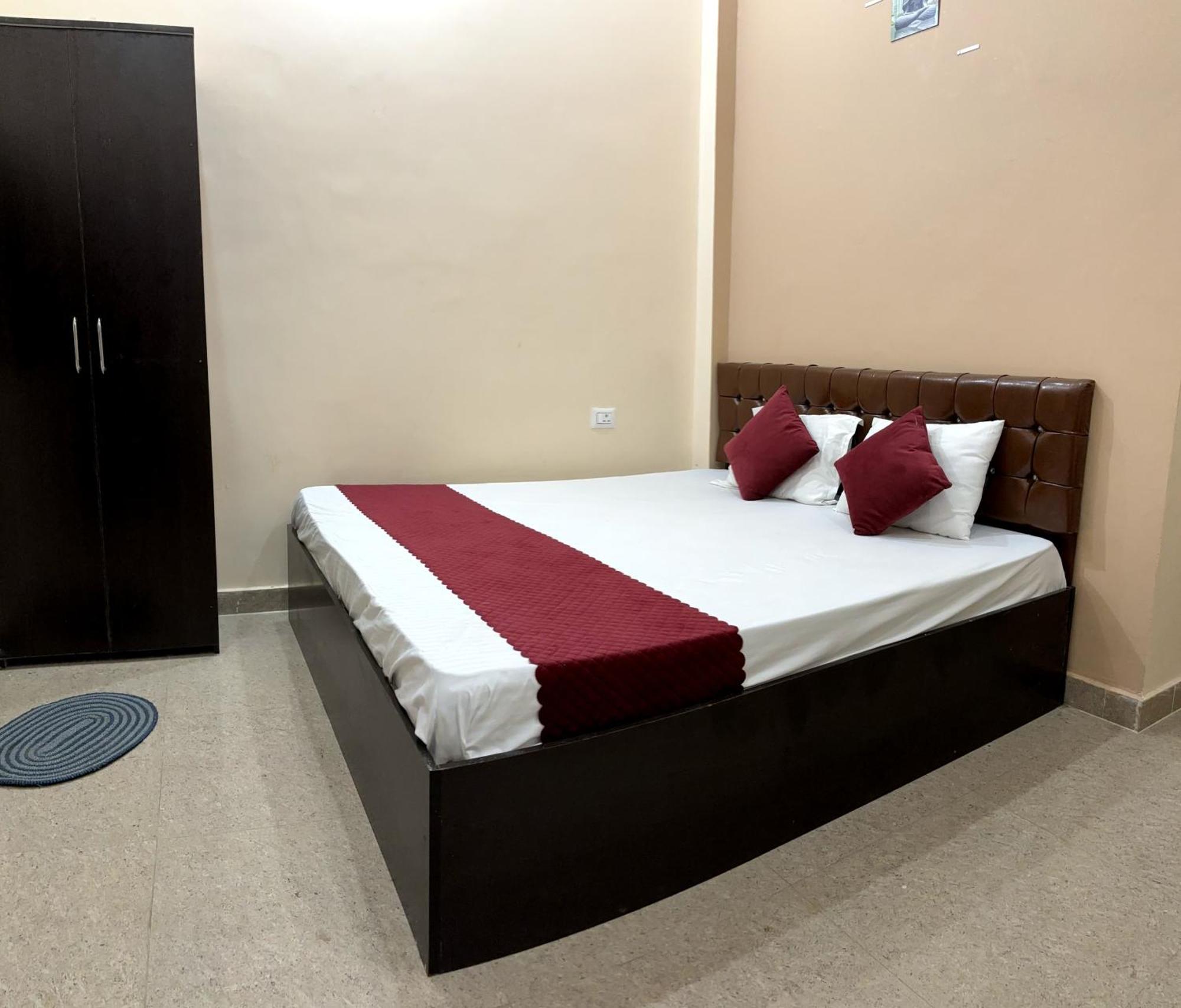 Chandra Dreams Hotel 2*